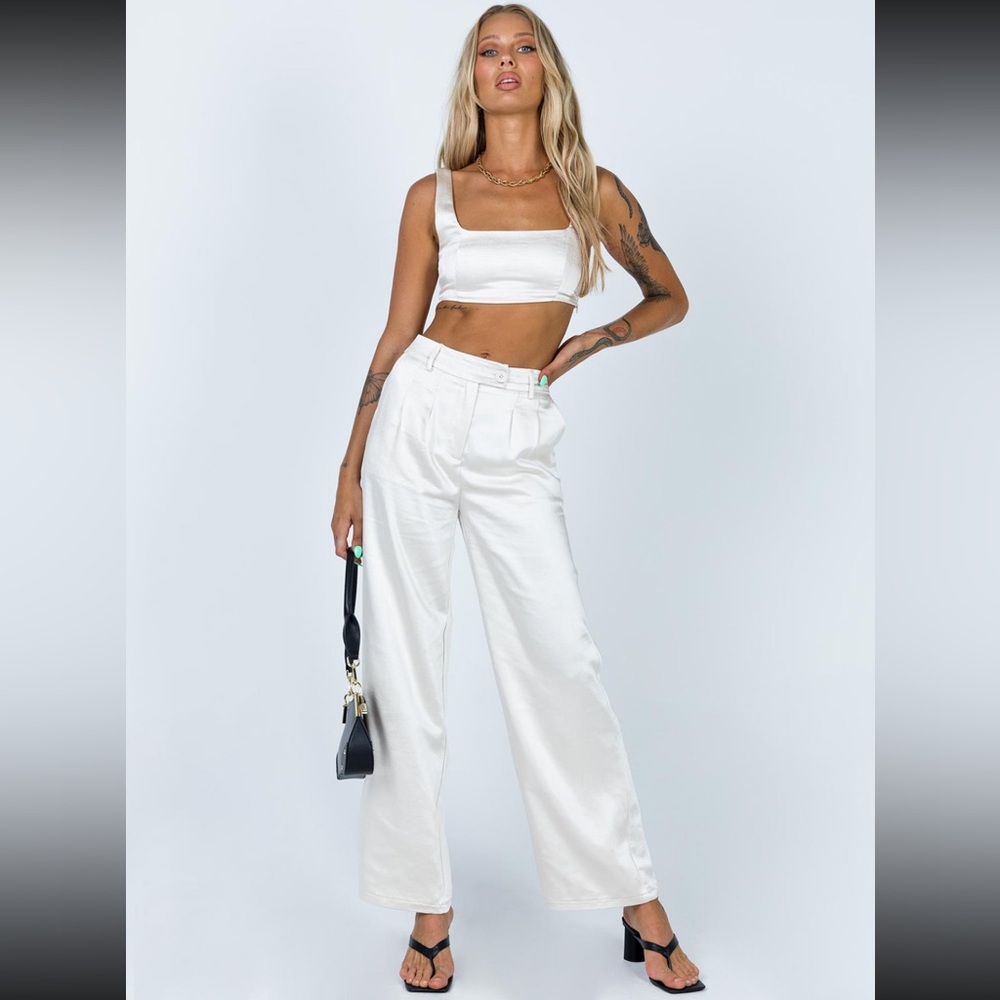 Princess Polly Huxley set size 6 in champagne color